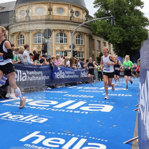 29.06.2025 - hella hamburg halbmarathon Strokosch-Dieckow http://msf.ph/oto/8285919 29.06.2025 10:47:56 Ziel 1086, 1604, 1613, 4528, 4601, 5022, 6377, 6836, 11961, 12706, 12724, 12747, 12808, 13570, 14730, 15333, 16766, 17451, 18206, 18356, 18836, 18922, 19198 meine-sportfotos.de