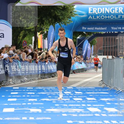 29.06.2025 - hella hamburg halbmarathon Strokosch-Dieckow http://msf.ph/oto/8285945 29.06.2025 10:21:16 Ziel 14933 meine-sportfotos.de