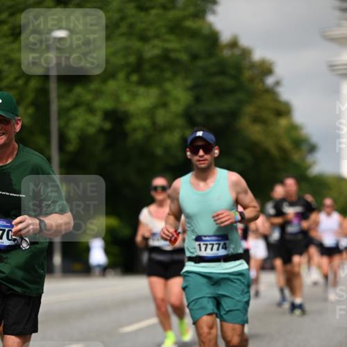 29.06.2025 - hella hamburg halbmarathon Dr. Thomas Lammeyer http://msf.ph/oto/8285950 29.06.2025 10:15:59 Kennedybrücke 1062, 1790, 2661, 3746, 3837, 4499, 6966, 7370, 7474, 8206, 8207, 8368, 9119, 9253, 9254, 9405 meine-sportfotos.de
