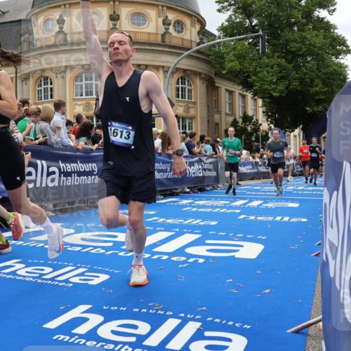 29.06.2025 - hella hamburg halbmarathon Strokosch-Dieckow http://msf.ph/oto/8285982 29.06.2025 10:47:59 Ziel 1086, 1604, 1613, 4324, 4528, 4601, 4711, 5022, 6377, 9638, 12706, 12724, 12747, 12808, 13570, 14730, 15333, 16149, 16766, 17451, 18206, 18922, 19198 meine-sportfotos.de