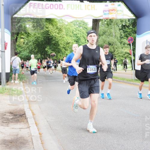 29.06.2025 - hella hamburg halbmarathon MichiJ http://msf.ph/oto/8286000 29.06.2025 10:32:58 Zwischen KM18-KM19 1520, 1600, 10064, 10313, 12154, 13123, 13996, 14351, 15334, 15666, 17381, 17382, 18513, 18806 meine-sportfotos.de