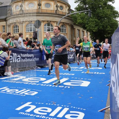 29.06.2025 - hella hamburg halbmarathon Strokosch-Dieckow http://msf.ph/oto/8286001 29.06.2025 10:48:01 Ziel 1086, 1604, 1613, 4324, 4528, 4601, 4711, 5022, 6377, 9544, 9626, 9638, 12706, 12724, 12747, 12808, 13570, 15333, 16094, 16149, 16269, 16766, 18206, 18922, 19198 meine-sportfotos.de