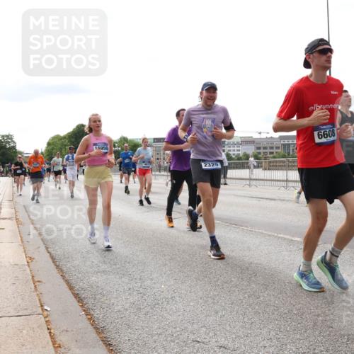 29.06.2025 - hella hamburg halbmarathon Lena Gebhardt http://msf.ph/oto/8286058 29.06.2025 10:20:52 Lombardsbrücke 9981, 15950, 14611, 2325, 6608, 10350, 1011, 1266, 1471, 1658, 2053, 2101, 2325, 2383, 2478, 2834, 2923, 2945, 3161, 3247, 3453, 3733, 3781, 3813, 4082, 4154, 4166, 4288, 4350, 4422, 4754, 4869, 5041, 5061, 5181, 5625, 5767, 6275, 6308, 6608, 6951, 7131, 7228, 7608, 8113, 8588, 8724, 8726, 8940, 9005, 9011, 9108, 9236, 9722, 9981, 10050, 10350, 10585, 10602, 10613, 10647, 11100, 11145, 11603, 11835, 11995, 12175, 12694, 12844, 13057, 13508 meine-sportfotos.de