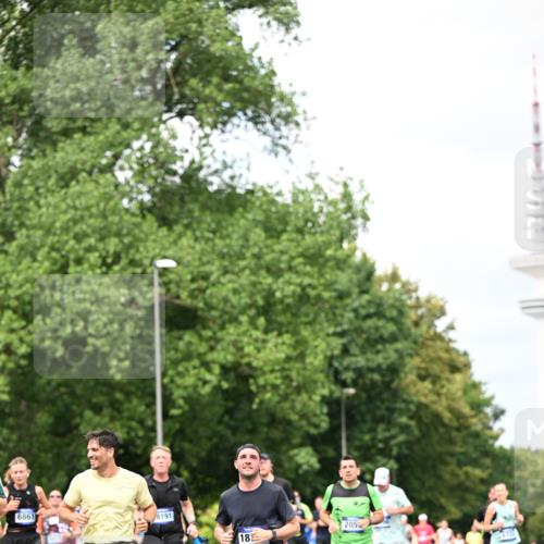 29.06.2025 - hella hamburg halbmarathon Dr. Thomas Lammeyer http://msf.ph/oto/8286117 29.06.2025 10:37:05 Kennedybrücke 1078, 1199, 1237, 1373, 1647, 1732, 1879, 2059, 2384, 2959, 3221, 3391, 3422, 3653, 3660, 3670, 3708, 3753, 4030, 4096, 4446, 4555, 5110, 5156, 5581, 6861, 7135, 7749, 7750, 8170, 8175, 8595, 8839, 9034, 9289, 9471, 9542, 9768, 9780, 9812, 10002, 10770 meine-sportfotos.de