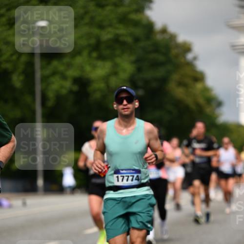 29.06.2025 - hella hamburg halbmarathon Dr. Thomas Lammeyer http://msf.ph/oto/8286151 29.06.2025 10:15:59 Kennedybrücke 1062, 1790, 2661, 3746, 3837, 4499, 6966, 7370, 7474, 8206, 8207, 8368, 9119, 9253, 9254, 9405 meine-sportfotos.de