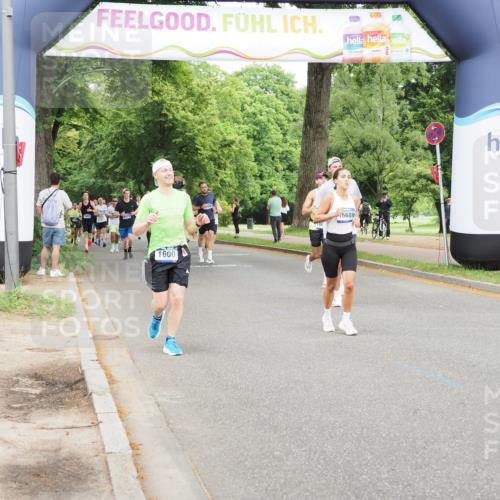 29.06.2025 - hella hamburg halbmarathon MichiJ http://msf.ph/oto/8286163 29.06.2025 10:33:01 Zwischen KM18-KM19 1600, 10064, 10313, 13123, 16689, 17381, 17382, 18185, 18513, 18631, 18806 meine-sportfotos.de
