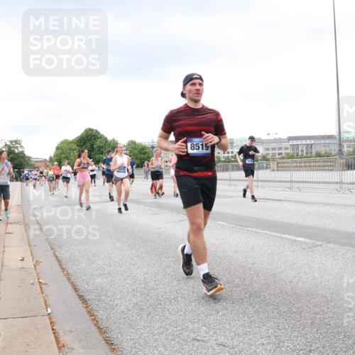 29.06.2025 - hella hamburg halbmarathon Lena Gebhardt http://msf.ph/oto/8286185 29.06.2025 10:55:22 Lombardsbrücke 6, 15152, 8519, 7219, 1013, 1616, 1873, 1917, 2090, 2452, 3002, 3115, 3157, 3274, 3577, 4039, 4628, 5040, 5392, 5483, 5487, 5727, 6395, 6396, 6839, 6944, 7219, 7238, 7548, 7680, 7766, 8403, 8519, 8626, 9596, 9614, 9618, 9857, 9858, 10094, 10109, 10458, 10559, 10686, 10885, 11109, 11737, 11788, 11908, 12147, 12148, 12902, 13098, 13230, 13548, 13979, 13980, 14515, 14727, 15152, 15160, 16385 meine-sportfotos.de