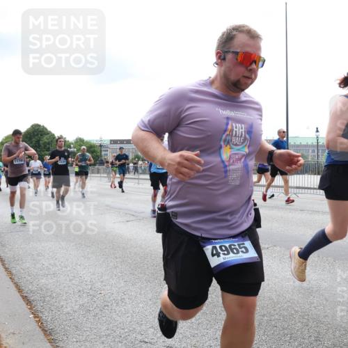 29.06.2025 - hella hamburg halbmarathon Lena Gebhardt http://msf.ph/oto/8286196 29.06.2025 10:35:37 Lombardsbrücke 17669, 11790, 1053, 4965, 1108, 1336, 1717, 1730, 1786, 1821, 2001, 2198, 2352, 2376, 2425, 2751, 2787, 2811, 2827, 3243, 3598, 3828, 3958, 3990, 4333, 4564, 4703, 4704, 4902, 4965, 5027, 5147, 5240, 5531, 5793, 6021, 6029, 6189, 6365, 6381, 6471, 6746, 6845, 6859, 6867, 7267, 7304, 7382, 7927, 8249, 8296, 8333, 8567, 9342, 9432, 9470, 9803, 9806, 9819, 10393, 10531, 10565, 10652, 11233, 11320, 11359, 11565, 11838, 11839, 11886, 12026, 12062, 12326, 12408 meine-sportfotos.de