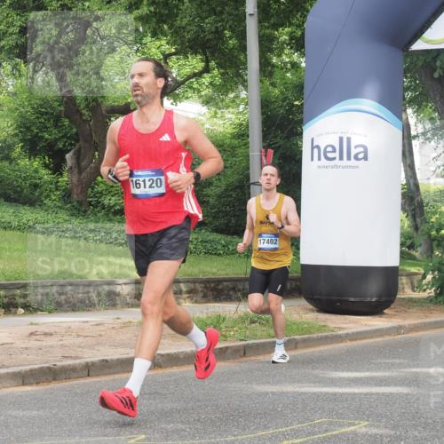 29.06.2025 - hella hamburg halbmarathon KatJ http://msf.ph/oto/8286205 29.06.2025 10:11:38 Zwischen KM18-KM19  meine-sportfotos.de