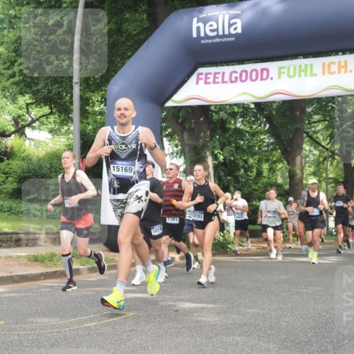 29.06.2025 - hella hamburg halbmarathon KatJ http://msf.ph/oto/8286245 29.06.2025 10:41:26 Zwischen KM18-KM19 1496, 1628, 2561, 7129, 7395, 8316 meine-sportfotos.de