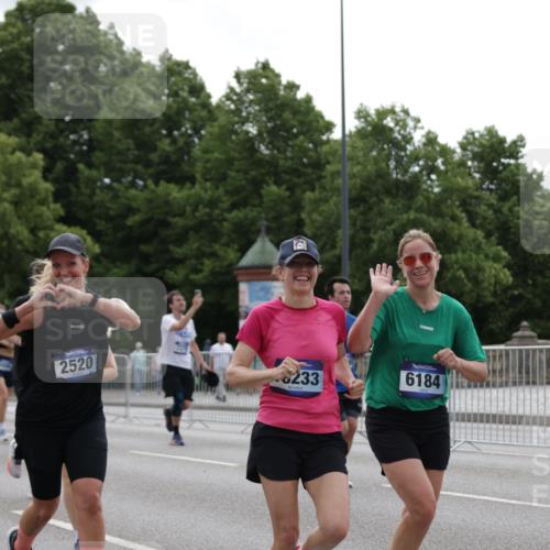 29.06.2025 - hella hamburg halbmarathon Jannik Wohlers http://msf.ph/oto/8286268 29.06.2025 10:35:41 Lombardsbrücke 1008, 1010, 1036, 1183, 1775, 1780, 2520, 2870, 3401, 3699, 3877, 3990, 4245, 4326, 4413, 4798, 5666, 6092, 6093, 6184, 6417, 6896, 7086, 7111, 7140, 7275, 7575, 7576, 8356, 8581, 8947, 9432, 9744, 9978, 10047, 10577, 11010, 11187, 11198, 11979, 12342, 12430, 12660, 12661, 13422, 13492, 13600, 13602, 13679, 14134, 14189, 14249, 14251, 14955, 15075, 15078, 15248, 15281, 15370, 15587, 15612, 15617, 15618, 15676, 15677, 15827, 15830, 15876, 16570, 16571, 17635, 18541 meine-sportfotos.de