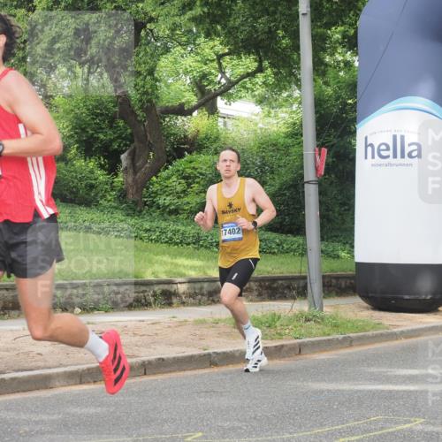 29.06.2025 - hella hamburg halbmarathon KatJ http://msf.ph/oto/8286276 29.06.2025 10:11:38 Zwischen KM18-KM19  meine-sportfotos.de