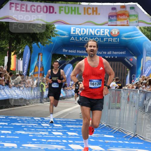 29.06.2025 - hella hamburg halbmarathon Strokosch-Dieckow http://msf.ph/oto/8286293 29.06.2025 10:21:05 Ziel 6530, 14717, 16120 meine-sportfotos.de