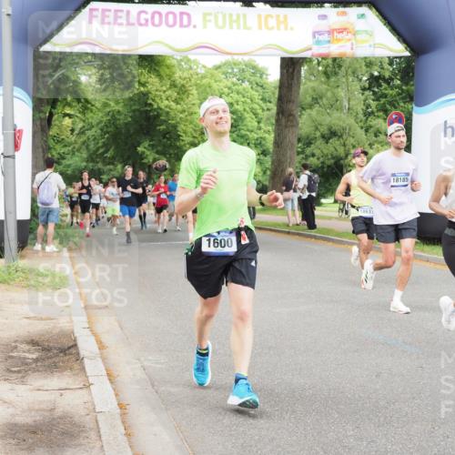 29.06.2025 - hella hamburg halbmarathon MichiJ http://msf.ph/oto/8286294 29.06.2025 10:33:02 Zwischen KM18-KM19 1600, 10064, 10313, 13123, 16689, 17381, 17382, 18185, 18631, 18806 meine-sportfotos.de