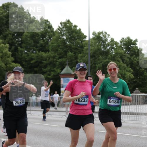 29.06.2025 - hella hamburg halbmarathon Jannik Wohlers http://msf.ph/oto/8286312 29.06.2025 10:35:41 Lombardsbrücke 1008, 1010, 1036, 1183, 1775, 1780, 2520, 2870, 3401, 3699, 3877, 3990, 4245, 4326, 4413, 4798, 5666, 6092, 6093, 6184, 6417, 6896, 7086, 7111, 7140, 7275, 7575, 7576, 8356, 8581, 8947, 9432, 9744, 9978, 10047, 10577, 11010, 11187, 11198, 11979, 12342, 12430, 12660, 12661, 13422, 13492, 13600, 13602, 13679, 14134, 14189, 14249, 14251, 14955, 15075, 15078, 15248, 15281, 15370, 15587, 15612, 15617, 15618, 15676, 15677, 15827, 15830, 15876, 16570, 16571, 17635, 18541 meine-sportfotos.de