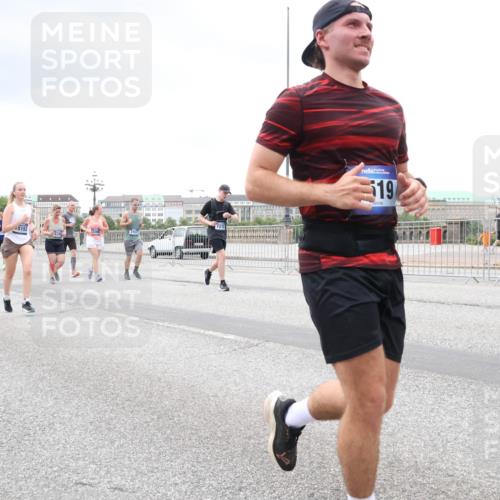 29.06.2025 - hella hamburg halbmarathon Lena Gebhardt http://msf.ph/oto/8286333 29.06.2025 10:55:23 Lombardsbrücke 15152, 6396, 19, 1013, 1616, 1873, 1917, 2090, 2452, 3115, 3157, 3244, 3274, 3577, 4039, 4628, 5040, 5392, 5483, 5487, 5727, 6395, 6396, 6839, 6944, 7219, 7238, 7548, 7680, 7766, 8403, 8519, 8527, 8626, 9596, 9614, 9618, 9857, 9858, 10094, 10109, 10458, 10559, 10686, 10885, 11109, 11737, 11788, 11908, 12147, 12148, 12902, 13098, 13230, 13548, 13979, 13980, 14515, 14727, 15152, 15160, 16385 meine-sportfotos.de