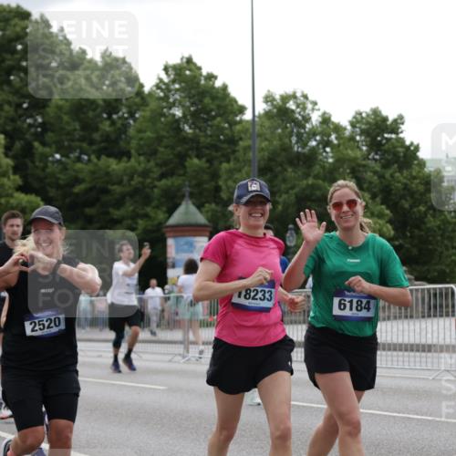 29.06.2025 - hella hamburg halbmarathon Jannik Wohlers http://msf.ph/oto/8286358 29.06.2025 10:35:41 Lombardsbrücke 1008, 1010, 1036, 1183, 1775, 1780, 2520, 2870, 3401, 3699, 3877, 3990, 4245, 4326, 4413, 4798, 5666, 6092, 6093, 6184, 6417, 6896, 7086, 7111, 7140, 7275, 7575, 7576, 8356, 8581, 8947, 9432, 9744, 9978, 10047, 10577, 11010, 11187, 11198, 11979, 12342, 12430, 12660, 12661, 13422, 13492, 13600, 13602, 13679, 14134, 14189, 14249, 14251, 14955, 15075, 15078, 15248, 15281, 15370, 15587, 15612, 15617, 15618, 15676, 15677, 15827, 15830, 15876, 16570, 16571, 17635, 18541 meine-sportfotos.de