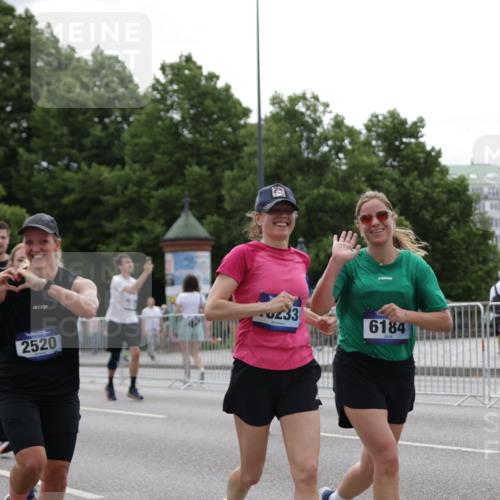 29.06.2025 - hella hamburg halbmarathon Jannik Wohlers http://msf.ph/oto/8286362 29.06.2025 10:35:41 Lombardsbrücke 1008, 1010, 1036, 1183, 1775, 1780, 2520, 2870, 3401, 3699, 3877, 3990, 4245, 4326, 4413, 4798, 5666, 6092, 6093, 6184, 6417, 6896, 7086, 7111, 7140, 7275, 7575, 7576, 8356, 8581, 8947, 9432, 9744, 9978, 10047, 10577, 11010, 11187, 11198, 11979, 12342, 12430, 12660, 12661, 13422, 13492, 13600, 13602, 13679, 14134, 14189, 14249, 14251, 14955, 15075, 15078, 15248, 15281, 15370, 15587, 15612, 15617, 15618, 15676, 15677, 15827, 15830, 15876, 16570, 16571, 17635, 18541 meine-sportfotos.de