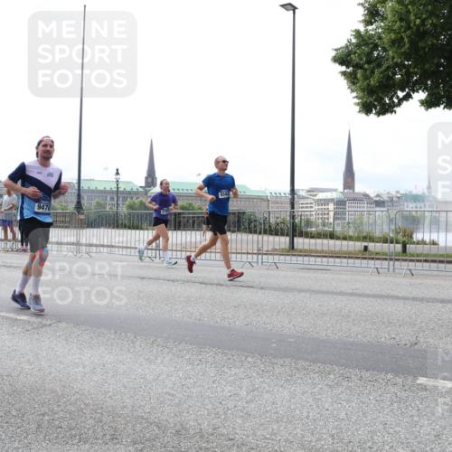 29.06.2025 - hella hamburg halbmarathon Lena Gebhardt http://msf.ph/oto/8286419 29.06.2025 10:35:38 Lombardsbrücke 9470, 278, 9342, 1108, 1336, 1717, 1730, 1786, 1821, 2001, 2198, 2352, 2376, 2425, 2751, 2787, 2811, 2827, 3243, 3598, 3828, 3958, 3990, 4333, 4413, 4703, 4704, 4902, 4965, 5027, 5147, 5240, 5531, 5793, 6021, 6029, 6189, 6365, 6381, 6471, 6746, 6845, 6859, 6867, 7267, 7304, 7382, 7927, 8249, 8296, 8333, 8567, 9342, 9432, 9470, 9803, 9806, 9819, 10393, 10531, 10565, 10652, 11233, 11320, 11359, 11565, 11838, 11839, 11886, 12026, 12062, 12326, 12408 meine-sportfotos.de