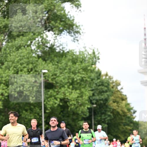 29.06.2025 - hella hamburg halbmarathon Dr. Thomas Lammeyer http://msf.ph/oto/8286433 29.06.2025 10:37:05 Kennedybrücke 1078, 1199, 1237, 1373, 1647, 1732, 1879, 2059, 2384, 2959, 3221, 3391, 3422, 3653, 3660, 3670, 3708, 3753, 4030, 4096, 4446, 4555, 5110, 5156, 5581, 6861, 7135, 7749, 7750, 8170, 8175, 8595, 8839, 9034, 9289, 9471, 9542, 9768, 9780, 9812, 10002, 10770 meine-sportfotos.de