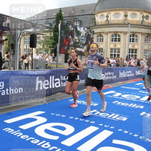 29.06.2025 - hella hamburg halbmarathon Michael Strokosch http://msf.ph/oto/8286436 29.06.2025 10:55:34 Ziel 2252, 2771, 4951, 5319, 6591, 8573, 11554, 11568, 12196, 12544, 12584, 13234, 13267, 14036, 14592, 16110, 16213, 16334, 16609, 17615 meine-sportfotos.de