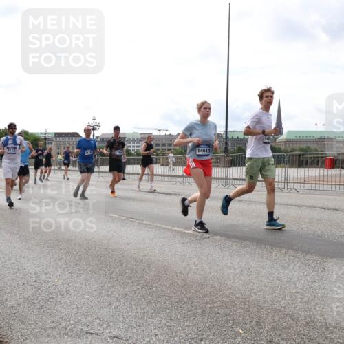 29.06.2025 - hella hamburg halbmarathon Lena Gebhardt http://msf.ph/oto/8286440 29.06.2025 10:20:54 Lombardsbrücke 8113, 11145, 12844, 14611, 1011, 1266, 1471, 1658, 2053, 2101, 2325, 2383, 2834, 2923, 2945, 2956, 2986, 3161, 3247, 3453, 3733, 3781, 3813, 4082, 4154, 4166, 4288, 4350, 4422, 4754, 4869, 5041, 5061, 5181, 5625, 5767, 6275, 6308, 6608, 6951, 7228, 7608, 8113, 8588, 8724, 8726, 8940, 9005, 9011, 9108, 9236, 9722, 9981, 10050, 10350, 10585, 10602, 10613, 10647, 11100, 11145, 11603, 11698, 11835, 11995, 12175, 12694, 12844, 13057, 13508 meine-sportfotos.de