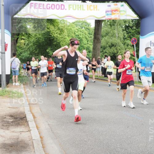 29.06.2025 - hella hamburg halbmarathon MichiJ http://msf.ph/oto/8286478 29.06.2025 10:33:07 Zwischen KM18-KM19 1171, 2970, 4915, 5623, 5884, 6266, 7325, 8928, 10596, 16506, 16689, 18055, 18185, 18631 meine-sportfotos.de