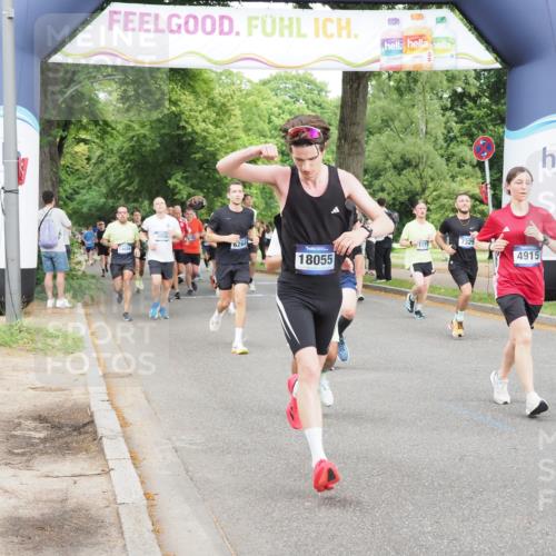 29.06.2025 - hella hamburg halbmarathon MichiJ http://msf.ph/oto/8286512 29.06.2025 10:33:07 Zwischen KM18-KM19 1171, 2970, 4915, 5623, 5884, 6266, 7325, 8928, 10596, 16506, 16689, 18055, 18185, 18631 meine-sportfotos.de