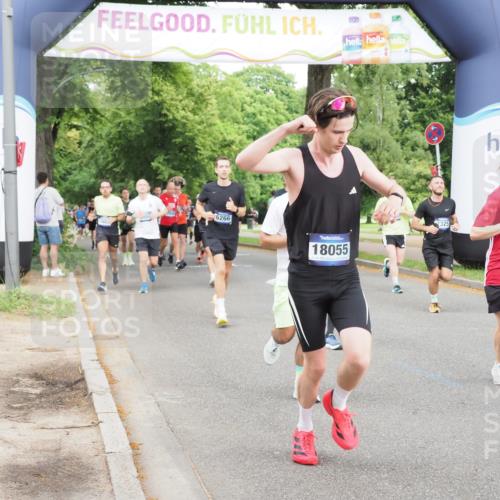 29.06.2025 - hella hamburg halbmarathon MichiJ http://msf.ph/oto/8286537 29.06.2025 10:33:08 Zwischen KM18-KM19 1171, 2970, 3056, 4915, 5623, 5884, 6266, 7325, 8928, 10596, 14686, 14687, 16506, 16689, 18055, 18185, 18631 meine-sportfotos.de