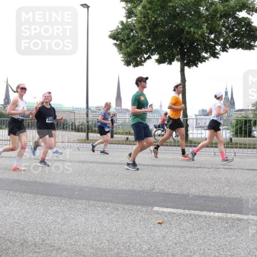 29.06.2025 - hella hamburg halbmarathon Lena Gebhardt http://msf.ph/oto/8286547 29.06.2025 10:46:36 Lombardsbrücke 1363, 1371, 1375, 1429, 1465, 1532, 1608, 1720, 1837, 1999, 2162, 2320, 2500, 2697, 2813, 2951, 3277, 3406, 3407, 3410, 3469, 3734, 3823, 4119, 4202, 4296, 4342, 4355, 4448, 4604, 5697, 5700, 5854, 6068, 6124, 6161, 6740, 7303, 7364, 7368, 7374, 7412, 7767, 7827, 7960, 7983, 8047, 8477, 8551, 8553, 8700, 9129, 9337, 9445, 9691, 10153, 10230, 11361, 11910, 12298, 12333, 12507, 12522, 13969, 14261, 15852, 16882, 16987 meine-sportfotos.de