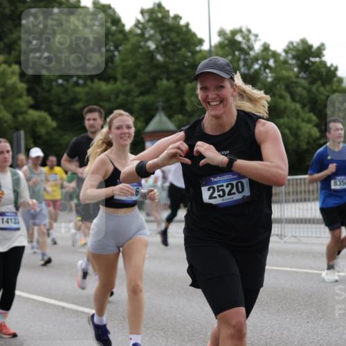 29.06.2025 - hella hamburg halbmarathon Jannik Wohlers http://msf.ph/oto/8286553 29.06.2025 10:35:42 Lombardsbrücke 1008, 1010, 1036, 1183, 1775, 1780, 1835, 2520, 2870, 3401, 3699, 3741, 3877, 4245, 4326, 4413, 4798, 4937, 5666, 6092, 6093, 6184, 6417, 6896, 7086, 7111, 7140, 7275, 7575, 7576, 8356, 8581, 8947, 9432, 9978, 10047, 10577, 11010, 11187, 11198, 11979, 12342, 12430, 12660, 12661, 13422, 13492, 13600, 13602, 13679, 14134, 14189, 14249, 14251, 14955, 15075, 15078, 15248, 15281, 15370, 15587, 15612, 15617, 15618, 15676, 15677, 15827, 15830, 15876, 16570, 16571, 17635 meine-sportfotos.de