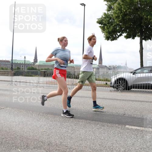 29.06.2025 - hella hamburg halbmarathon Lena Gebhardt http://msf.ph/oto/8286572 29.06.2025 10:20:55 Lombardsbrücke 17832, 4611, 1011, 1028, 1266, 1471, 1658, 2053, 2101, 2325, 2383, 2834, 2923, 2945, 2956, 2986, 3161, 3247, 3453, 3733, 3781, 3813, 4082, 4166, 4288, 4350, 4422, 4754, 4869, 5041, 5061, 5181, 5625, 5767, 6275, 6308, 6608, 6951, 7228, 7608, 8113, 8588, 8724, 8726, 8940, 9005, 9011, 9108, 9236, 9722, 9981, 10050, 10350, 10585, 10602, 10613, 10647, 11100, 11145, 11603, 11698, 11995, 12175, 12694, 12844, 13057, 13508 meine-sportfotos.de