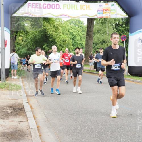 29.06.2025 - hella hamburg halbmarathon MichiJ http://msf.ph/oto/8286623 29.06.2025 10:33:09 Zwischen KM18-KM19 1171, 2890, 2970, 3056, 3917, 4915, 5623, 5884, 6266, 7325, 8928, 10596, 14464, 14686, 14687, 16506, 16689, 18055, 18631 meine-sportfotos.de