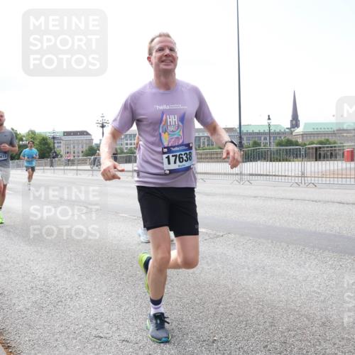 29.06.2025 - hella hamburg halbmarathon Lena Gebhardt http://msf.ph/oto/8286624 29.06.2025 10:11:47 Lombardsbrücke 1328, 1531, 1866, 1992, 3363, 4227, 5379, 5605, 7571, 8115, 8368, 8807, 8810, 9191, 9428, 10042, 10372, 10409, 10428, 11321, 11507, 11537, 11581, 11755, 11917, 12286, 12473, 13171, 13177, 13203, 13542, 13939, 13958, 14008, 14384, 15797, 15945, 16976, 17080, 17638, 17774, 17787, 17866, 18261, 18278, 18382, 18395, 18655, 19172 meine-sportfotos.de