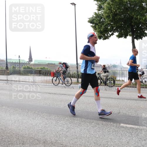 29.06.2025 - hella hamburg halbmarathon Lena Gebhardt http://msf.ph/oto/8286631 29.06.2025 10:35:39 Lombardsbrücke 61, 1108, 1336, 1717, 1730, 1786, 1821, 2001, 2198, 2352, 2376, 2425, 2751, 2787, 2811, 2827, 3243, 3598, 3828, 3958, 3990, 4333, 4413, 4703, 4704, 4902, 4965, 5147, 5240, 5531, 5793, 6021, 6029, 6189, 6365, 6381, 6471, 6746, 6845, 6859, 6867, 7304, 7382, 7927, 8249, 8296, 8333, 8567, 9342, 9432, 9470, 9803, 9806, 9819, 10393, 10531, 10565, 10652, 11233, 11320, 11359, 11565, 11838, 11839, 11886, 12026, 12062, 12326, 12408 meine-sportfotos.de