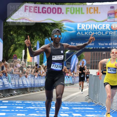 29.06.2025 - hella hamburg halbmarathon Strokosch-Dieckow http://msf.ph/oto/8286644 29.06.2025 10:20:51 Ziel 11210, 14766, 16988, 17402, 19075 meine-sportfotos.de
