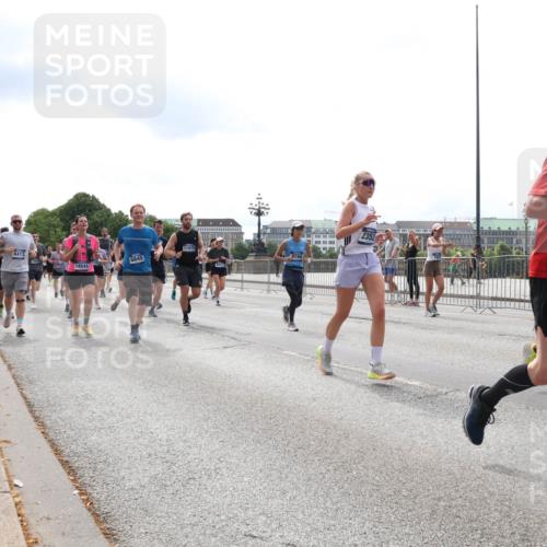 29.06.2025 - hella hamburg halbmarathon Lena Gebhardt http://msf.ph/oto/8286660 29.06.2025 10:35:58 Lombardsbrücke 4413, 6845, 18541, 11979, 2352, 282, 980, 1008, 1010, 1036, 1108, 1183, 1336, 1730, 1775, 1780, 1786, 1835, 2352, 2425, 2520, 2787, 2811, 2827, 2870, 3243, 3401, 3598, 3699, 3741, 3877, 3990, 4245, 4326, 4333, 4413, 4798, 4902, 4937, 5147, 5240, 5666, 6021, 6092, 6093, 6184, 6381, 6417, 6746, 6845, 6867, 6896, 7086, 7111, 7140, 7275, 7304, 7382, 7575, 7576, 8333, 8356, 8581, 8947, 9342, 9432, 9470, 9803, 9806, 9819, 10652, 12026, 12408 meine-sportfotos.de