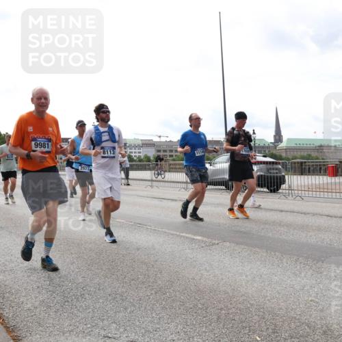 29.06.2025 - hella hamburg halbmarathon Lena Gebhardt http://msf.ph/oto/8286759 29.06.2025 10:20:56 Lombardsbrücke 12844, 3247, 0000, 9981, 2923, 8113, 11145, 1011, 1028, 1266, 1471, 1658, 2053, 2101, 2325, 2383, 2834, 2923, 2945, 2956, 2986, 3161, 3247, 3453, 3733, 3781, 3813, 4082, 4166, 4288, 4350, 4422, 4754, 4869, 5041, 5061, 5181, 5625, 5767, 6275, 6308, 6608, 7228, 7608, 8113, 8724, 8726, 8940, 9005, 9011, 9108, 9236, 9501, 9722, 9981, 10050, 10350, 10585, 10602, 10613, 10647, 11100, 11145, 11603, 11698, 11995, 12175, 12694, 12844, 13057, 13508 meine-sportfotos.de
