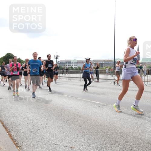29.06.2025 - hella hamburg halbmarathon Lena Gebhardt http://msf.ph/oto/8286763 29.06.2025 10:35:58 Lombardsbrücke 4413, 18541, 6845, 11979, 2352, 1008, 1010, 1036, 1108, 1183, 1336, 1730, 1775, 1780, 1786, 1835, 2352, 2425, 2520, 2787, 2811, 2827, 2870, 3243, 3401, 3598, 3699, 3741, 3877, 3990, 4245, 4326, 4333, 4413, 4798, 4902, 4937, 5147, 5240, 5666, 6021, 6092, 6093, 6184, 6381, 6417, 6746, 6845, 6867, 6896, 7086, 7111, 7140, 7275, 7304, 7382, 7575, 7576, 8333, 8356, 8581, 8947, 9342, 9432, 9470, 9803, 9806, 9819, 10652, 12026, 12408 meine-sportfotos.de