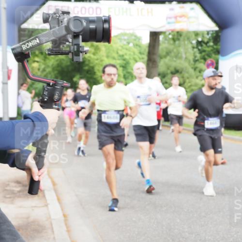 29.06.2025 - hella hamburg halbmarathon MichiJ http://msf.ph/oto/8286781 29.06.2025 10:33:10 Zwischen KM18-KM19 1171, 1413, 2890, 2970, 3056, 3917, 4915, 5623, 5884, 6266, 7325, 7843, 8928, 10596, 14464, 14686, 14687, 16506, 16685, 18055 meine-sportfotos.de
