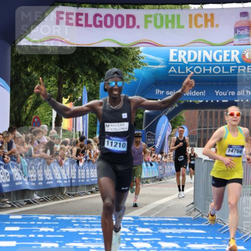 29.06.2025 - hella hamburg halbmarathon Strokosch-Dieckow http://msf.ph/oto/8286842 29.06.2025 10:20:50 Ziel 11210, 14766, 16988, 17402, 19075 meine-sportfotos.de