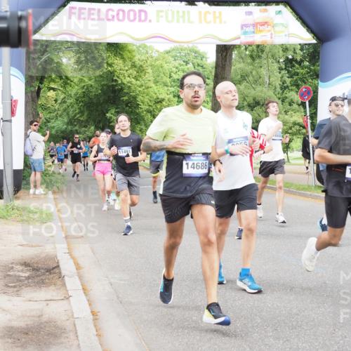 29.06.2025 - hella hamburg halbmarathon MichiJ http://msf.ph/oto/8286868 29.06.2025 10:33:11 Zwischen KM18-KM19 1171, 1413, 2890, 2970, 3056, 3917, 4915, 5623, 5884, 6266, 7325, 7843, 8928, 10596, 11491, 14464, 14686, 14687, 15760, 16506, 16685, 18055, 18407, 18718 meine-sportfotos.de