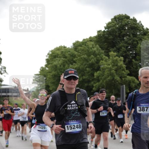 29.06.2025 - hella hamburg halbmarathon Jannik Wohlers http://msf.ph/oto/8286884 29.06.2025 10:35:43 Lombardsbrücke 1008, 1010, 1036, 1183, 1775, 1780, 1835, 2520, 2870, 3401, 3699, 3741, 3877, 4245, 4326, 4413, 4798, 4937, 5666, 6092, 6093, 6184, 6417, 6896, 7086, 7111, 7140, 7275, 7575, 7576, 8356, 8581, 8947, 9978, 10047, 10577, 11010, 11187, 11198, 11979, 12342, 12660, 12661, 13422, 13492, 13600, 13602, 13679, 14134, 14189, 14249, 14251, 14955, 15075, 15078, 15248, 15281, 15370, 15587, 15612, 15617, 15618, 15676, 15677, 15827, 15830, 15876, 16570, 16571, 17635 meine-sportfotos.de
