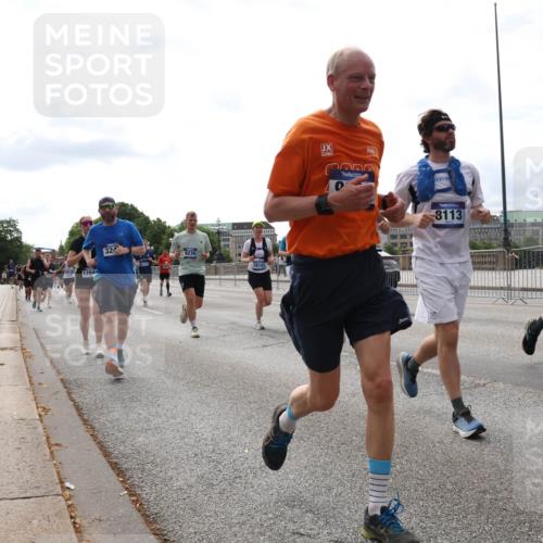29.06.2025 - hella hamburg halbmarathon Lena Gebhardt http://msf.ph/oto/8286895 29.06.2025 10:20:56 Lombardsbrücke 1284, 324, 9236, 18141, 8113, 11145, 1011, 1028, 1266, 1471, 1658, 2053, 2101, 2325, 2383, 2834, 2923, 2945, 2956, 2986, 3161, 3247, 3453, 3733, 3781, 3813, 4082, 4166, 4288, 4350, 4422, 4754, 4869, 5041, 5061, 5181, 5625, 5767, 6275, 6308, 6608, 7228, 7608, 8113, 8724, 8726, 8940, 9005, 9011, 9108, 9236, 9501, 9722, 9981, 10050, 10350, 10585, 10602, 10613, 10647, 11100, 11145, 11603, 11698, 11995, 12175, 12694, 12844, 13057, 13508 meine-sportfotos.de