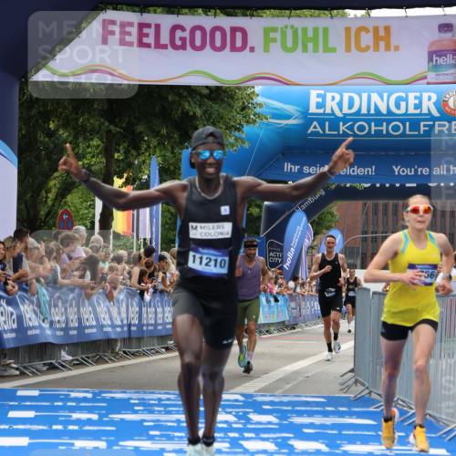 29.06.2025 - hella hamburg halbmarathon Strokosch-Dieckow http://msf.ph/oto/8286898 29.06.2025 10:20:50 Ziel 11210, 14766, 16988, 17402, 19075 meine-sportfotos.de