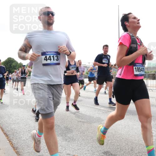 29.06.2025 - hella hamburg halbmarathon Lena Gebhardt http://msf.ph/oto/8287024 29.06.2025 10:36:01 Lombardsbrücke 2001, 4413, 18688, 10047, 15281, 18541, 79, 1008, 1010, 1036, 1108, 1183, 1336, 1730, 1775, 1780, 1786, 1835, 2352, 2425, 2520, 2787, 2811, 2827, 2870, 3243, 3401, 3404, 3598, 3699, 3741, 3877, 3990, 4245, 4326, 4413, 4798, 4902, 4937, 5147, 5246, 5666, 5809, 6021, 6092, 6093, 6184, 6381, 6417, 6845, 6867, 6896, 7086, 7111, 7140, 7275, 7304, 7382, 7575, 7576, 8333, 8356, 8581, 8947, 9342, 9432, 9803, 9806, 9819, 10652, 12026, 12408 meine-sportfotos.de