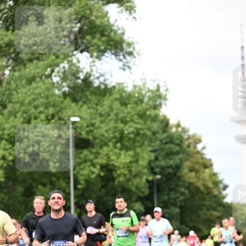 29.06.2025 - hella hamburg halbmarathon Dr. Thomas Lammeyer http://msf.ph/oto/8287035 29.06.2025 10:37:06 Kennedybrücke 1078, 1199, 1237, 1373, 1647, 1732, 1879, 2059, 2384, 2838, 2959, 3221, 3391, 3422, 3653, 3660, 3670, 3708, 4030, 4096, 4446, 4555, 5110, 5156, 5581, 6861, 7135, 7749, 7750, 8170, 8175, 8595, 8839, 9034, 9289, 9471, 9542, 9768, 9780, 9812, 10002, 10770 meine-sportfotos.de