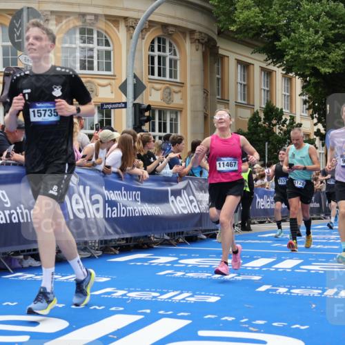 29.06.2025 - hella hamburg halbmarathon Strokosch-Dieckow http://msf.ph/oto/8287044 29.06.2025 10:48:20 Ziel 1537, 3747, 5129, 5362, 5528, 6081, 6923, 7367, 7599, 8216, 8916, 9262, 9770, 11211, 11451, 11467, 12549, 12840, 14797, 14990, 15629, 15735, 17745, 17855, 17982, 18790, 18923, 18963, 19127 meine-sportfotos.de
