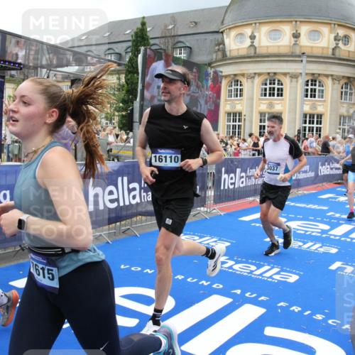 29.06.2025 - hella hamburg halbmarathon Michael Strokosch http://msf.ph/oto/8287057 29.06.2025 10:55:41 Ziel 1120, 1143, 1834, 2955, 2982, 3037, 4897, 8255, 8573, 8618, 10212, 11039, 11554, 11568, 12196, 12515, 12544, 14909, 15896, 16110, 17615, 18064 meine-sportfotos.de