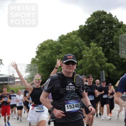 29.06.2025 - hella hamburg halbmarathon Jannik Wohlers http://msf.ph/oto/8287060 29.06.2025 10:35:43 Lombardsbrücke 1008, 1010, 1036, 1183, 1775, 1780, 1835, 2520, 2870, 3401, 3699, 3741, 3877, 4245, 4326, 4413, 4798, 4937, 5666, 6092, 6093, 6184, 6417, 6896, 7086, 7111, 7140, 7275, 7575, 7576, 8356, 8581, 8947, 9978, 10047, 10577, 11010, 11187, 11198, 11979, 12342, 12660, 12661, 13422, 13492, 13600, 13602, 13679, 14134, 14189, 14249, 14251, 14955, 15075, 15078, 15248, 15281, 15370, 15587, 15612, 15617, 15618, 15676, 15677, 15827, 15830, 15876, 16570, 16571, 17635 meine-sportfotos.de